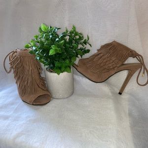 Meilikelin Tan Suede Fringe Peep Toe Slingback Stilettos -8.5